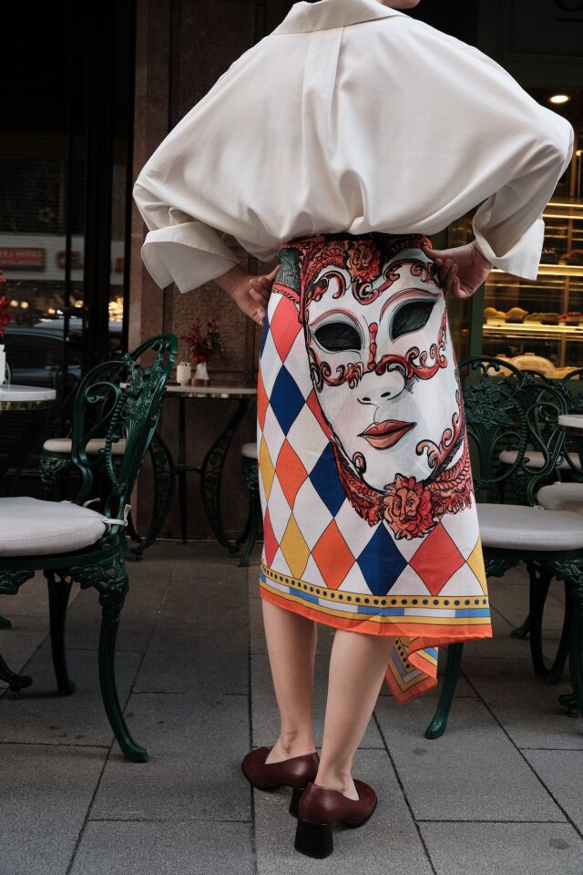 Venedik Maskeli Balosu / Sarı, Mavi ve Turuncu / 140x140