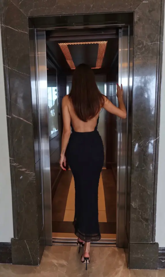 Altheia - Halter Yaka Siyah Midi Elbise